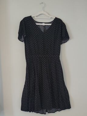 Old Navy Black Polka Dot V-Neck Dress